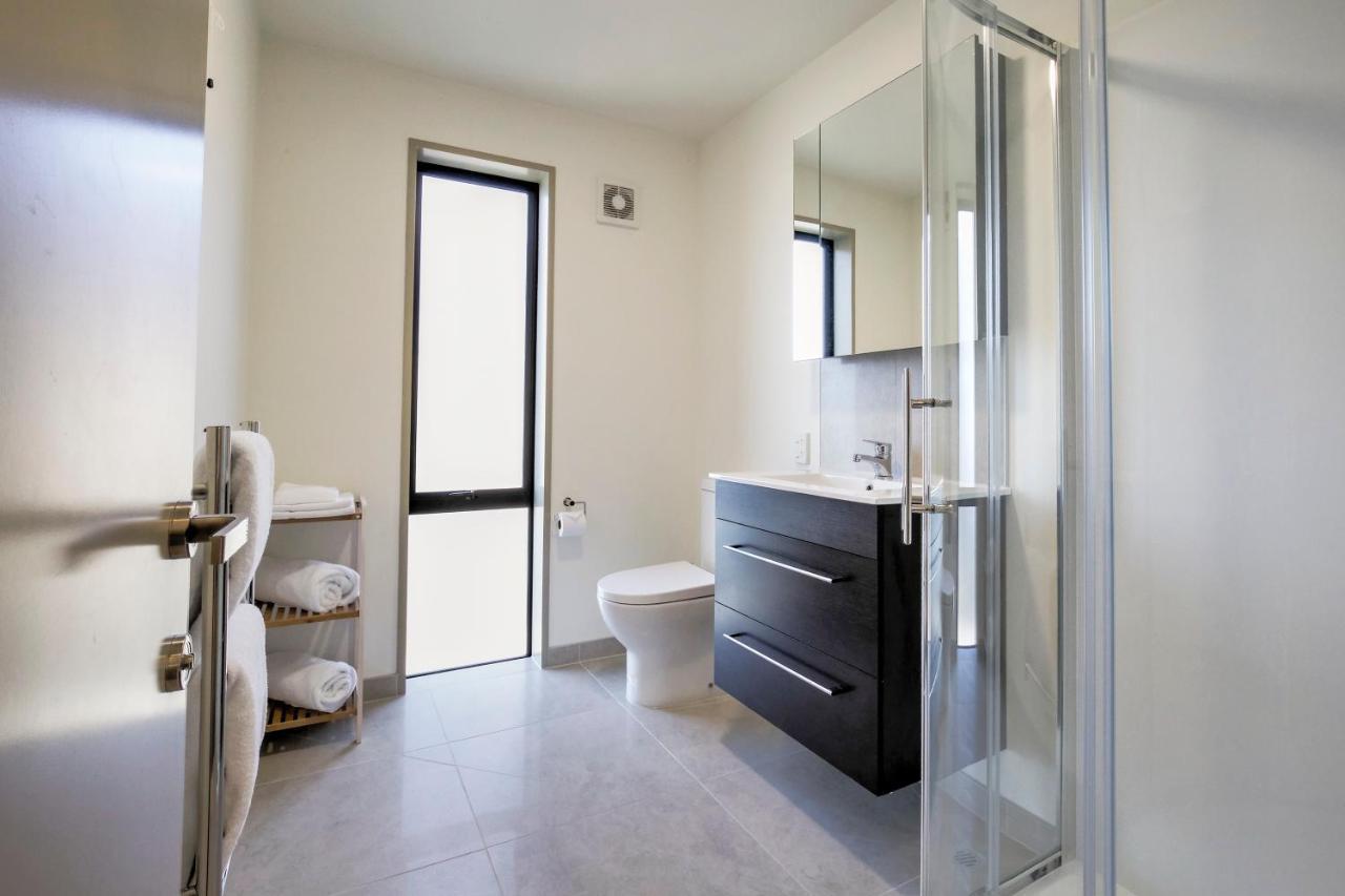 The Villa Lookout - Queenstown Holiday Villa Bagian luar foto